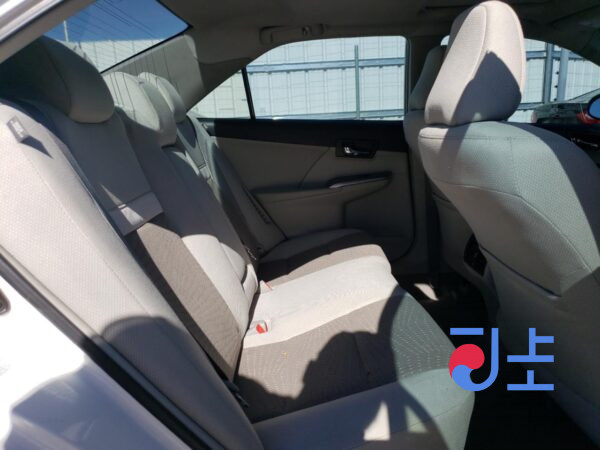 2014 Toyota Camry Hybrid White — 4T1BD1FK7EU107635 - Image 7