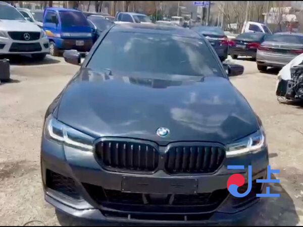 2017 BMW 5-Series 520d xDrive Black — WBAJC5104HG850639 - Image 7