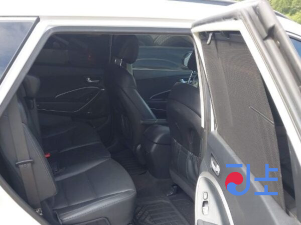 2015 Hyundai SantaFe White - KMHSW81UBFU518146 - Image 7