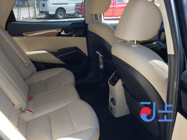 2017 Kia K7 Black - KNALB41GBHA002810 - Image 7