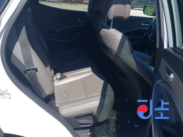 2015 Hyundai SantaFe White - KMHSW81UDGU569330 - Image 7