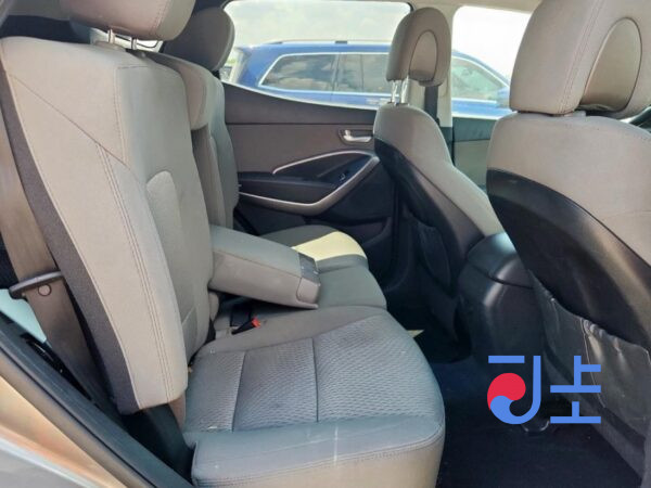 2015 Hyundai SantaFe Gray - KMHSW81UBGU557985 - Image 7