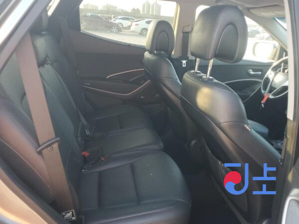 2016 Hyundai SantaFe Gray - KMHSW81UBGU662432 - Image 7