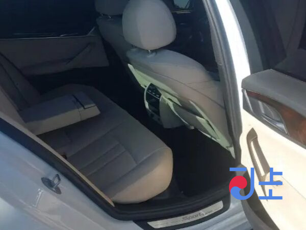 2017 BMW 5-Series 520d White — WBAJC310XHG922903 - Image 7