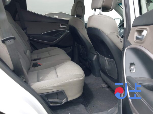 2016 Hyundai SantaFe White - KMHSW81UBGU675689 - Image 7