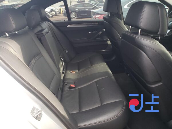 2014 BMW 5-Series 520d xDrive Silver — WBA5B9101ED569939 - Image 7