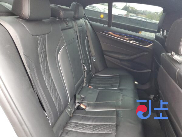 2017 BMW 5-Series 520d xDrive White — WBAJC5102HG850073 - Image 7