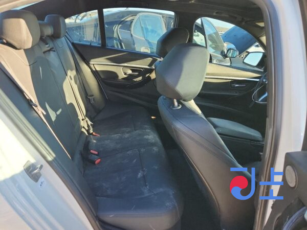 2017 BMW 320d White — WBA8C5105HA069632 - Image 7