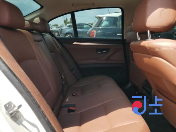 2016 BMW 5-Series 520d White — WBA5E5105GG203757 - Image 7