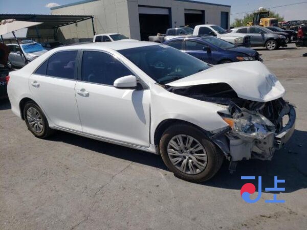 Toyota Camry 2012 White — 4T1BF1FK8CU557138 - Image 2