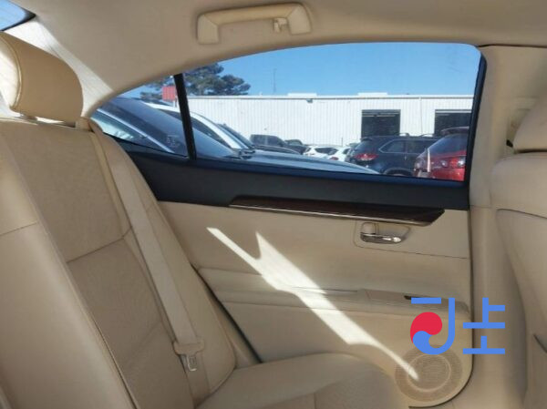 2014 Lexus ES300H White — JTHBW1GG5E2051228 - Image 7