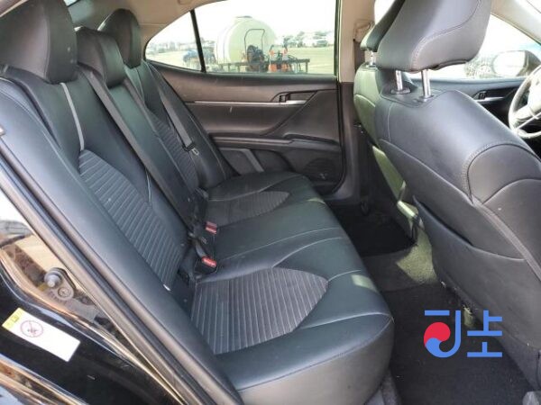 Toyota Camry 2017 Black — AXVH70-1017699 - Image 6