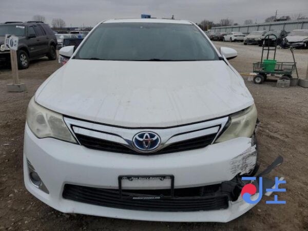 2014 Toyota Camry White — AVV50-1043788 - Image 5