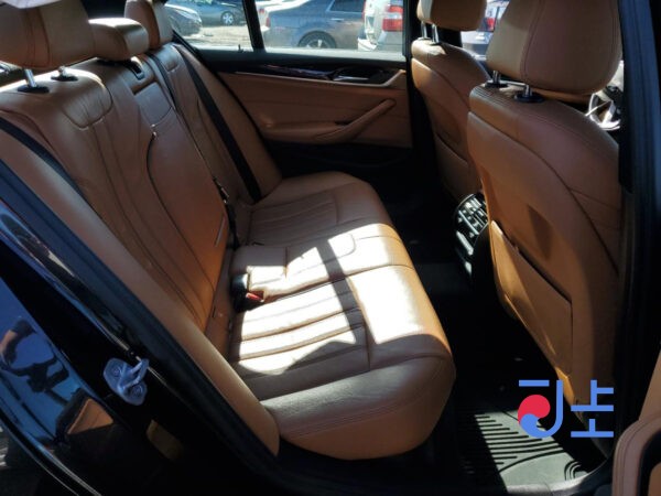 2017 BMW 520d xDrive Black — WBAJC5106HG851985 - Image 8