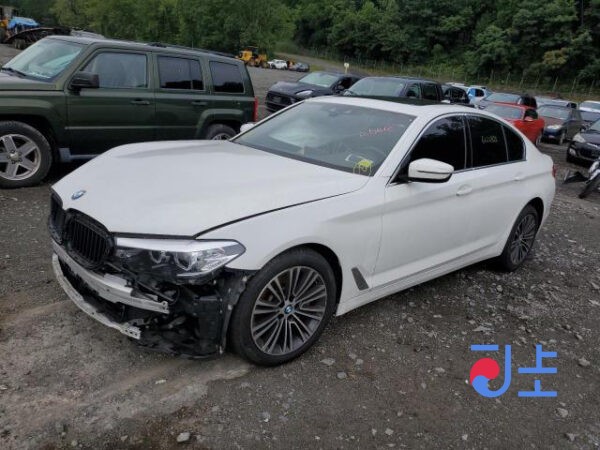 BMW 520i 2018 White — WBAJK7107JBP72228