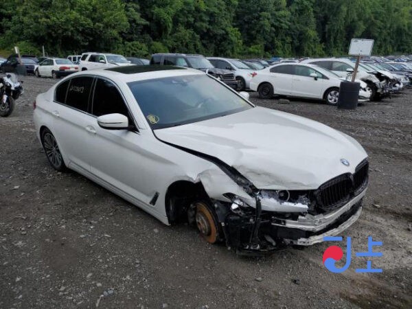 BMW 520i 2018 White — WBAJK7107JBP72228 - Image 2