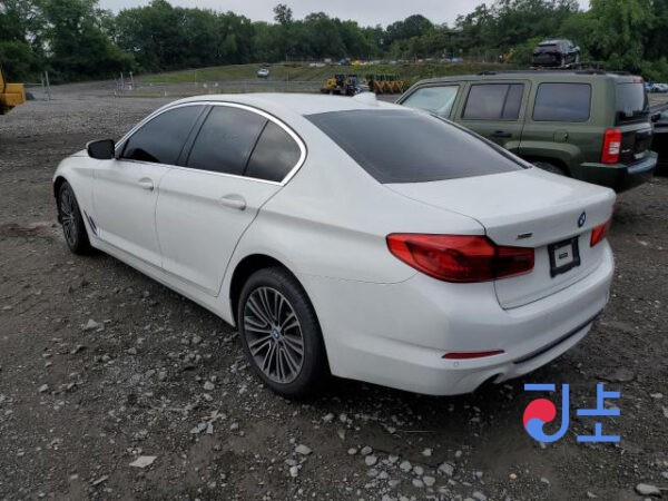 BMW 520i 2018 White — WBAJK7107JBP72228 - Image 3