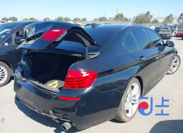 2014 BMW 5-Series 520d  Black— WBA5E5105FG058587 - Image 5