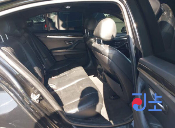 2014 BMW 5-Series 520d  Black— WBA5E5105FG058587 - Image 8
