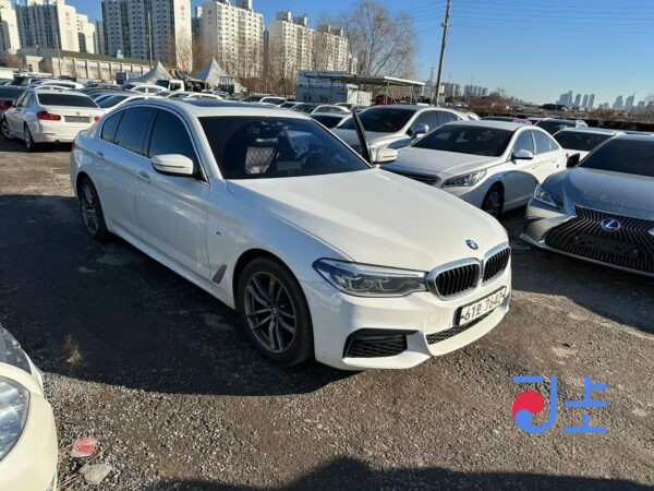 BMW Series 5 XDrive 2017 White — WBAJC5109HWA87719 - Image 2