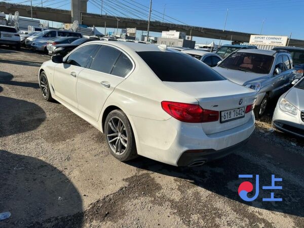 BMW Series 5 XDrive 2017 White — WBAJC5109HWA87719 - Image 3