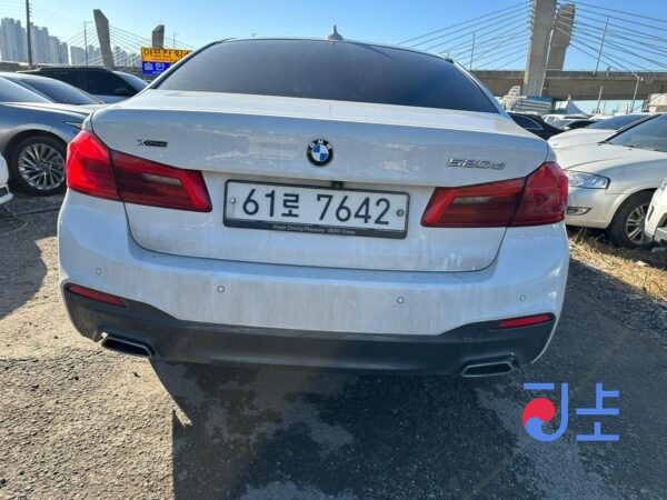 BMW Series 5 XDrive 2017 White — WBAJC5109HWA87719 - Image 5