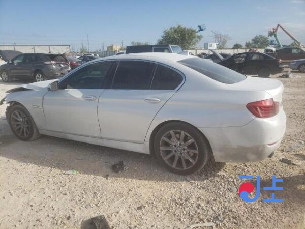 2015 BMW 520d White — WBA5E5107FG066433 - Image 2