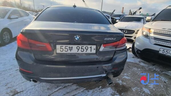 2017 BMW 520d xDrive Black — WBAJC5102HG852051 - Image 5