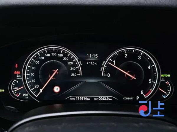 2017 BMW 520d Black — WBAJC3105HG924607 - Image 5