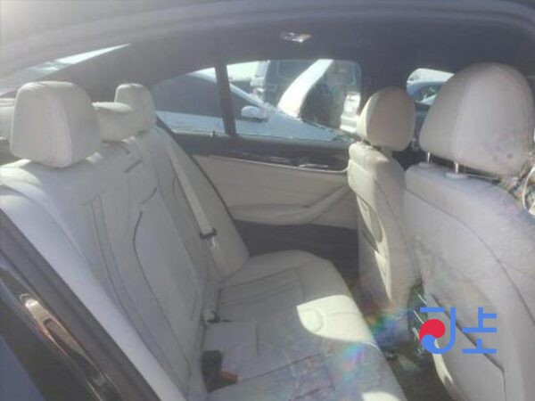 2017 BMW 520d Black — WBAJC3105HG924607 - Image 7