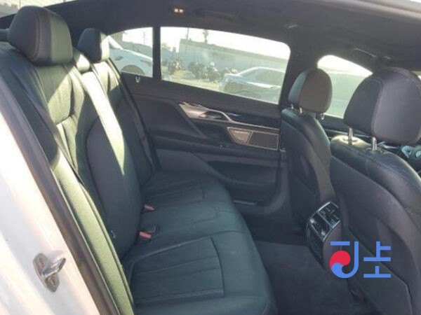 2019 BMW 740Ld xDrive M Sport White — WBA7V6100LGF98152 - Image 8