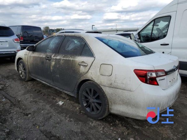 Toyota Camry 2014 White — AVV50-1043055 - Image 2