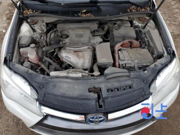 Toyota Camry 2015 Hybrid White — AVV50-1051743 - Image 9
