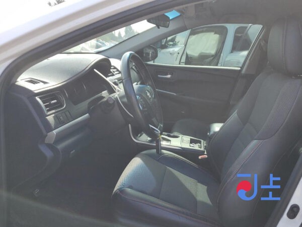 Toyota Camry 2016 White — AVV50-1055642 - Image 6