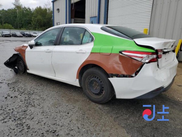 Toyota Camry 2017 Hybrid White — AXVH70-1011953 - Image 3
