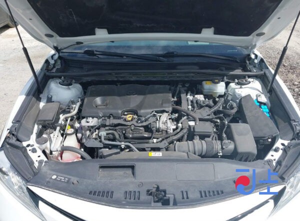 Toyota Camry 2017 Hybrid White — AXVH70-1003216 - Image 8