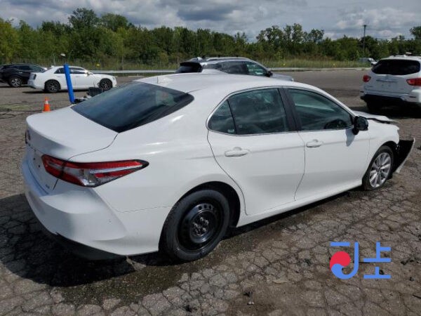 Toyota Camry 2018 White — AXVH70-1022383 - Image 3