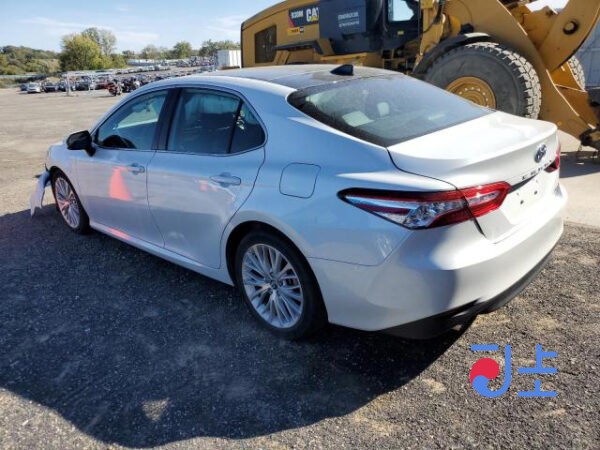 Toyota Camry 2018 White — AXVH70-1022629 - Image 3