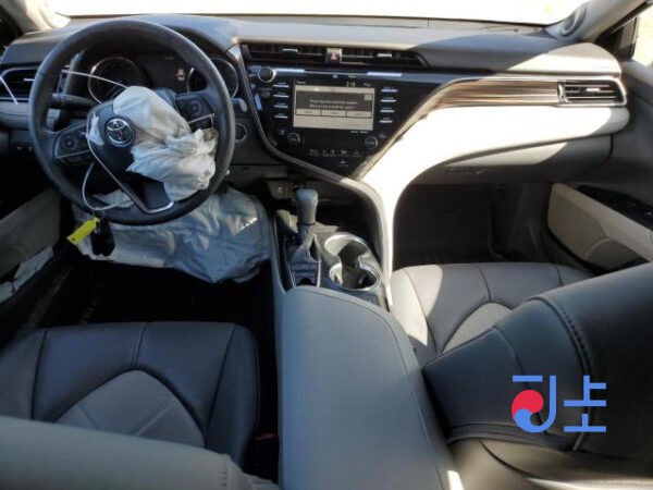 Toyota Camry 2018 White — AXVH70-1022629 - Image 7