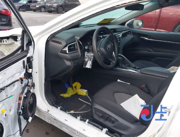 Toyota Camry 2018 Hybrid White — AXVH70-1028862 - Image 5
