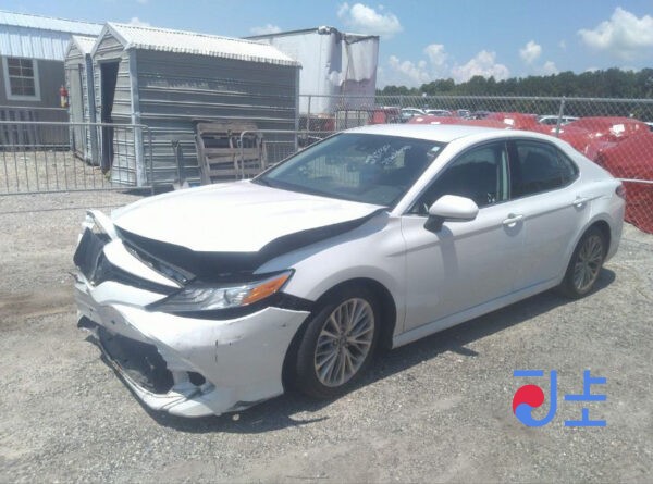 Toyota Camry 2019 White — JTNB11HKXK3092250 - Image 2