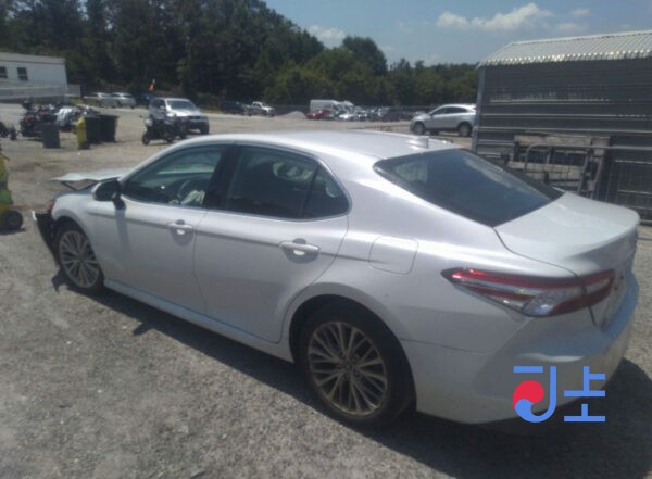 Toyota Camry 2019 White — JTNB11HKXK3092250 - Image 3