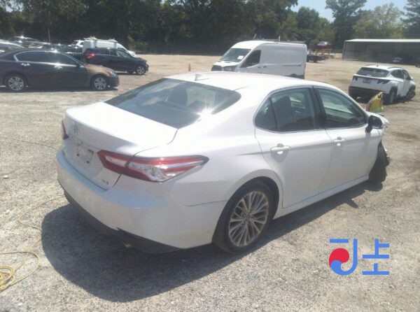 Toyota Camry 2019 White — JTNB11HKXK3092250 - Image 4