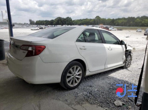 Toyota Camry 2013 White — 4T1BK1FKXDU525479 - Image 4