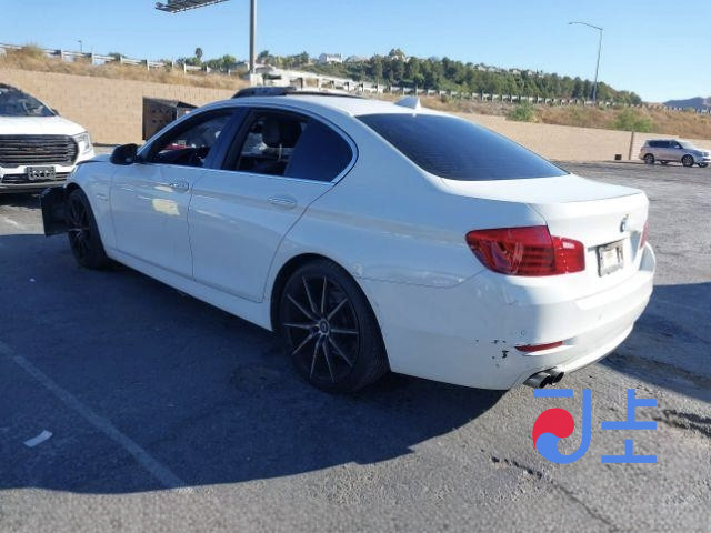 2016 BMW 5-Series 520d White — WBA5E5101GG204999 - Image 3