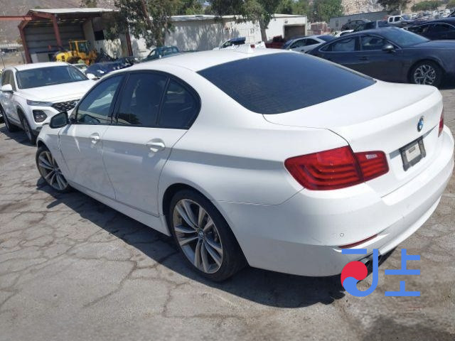 2014 BMW 5-Series 520d xDrive White — WBA5B9103ED567092 - Image 3