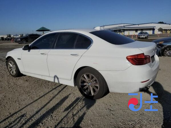 2016 BMW 5-Series 520d xDrive White — WBA5E7102GG568747 - Image 3