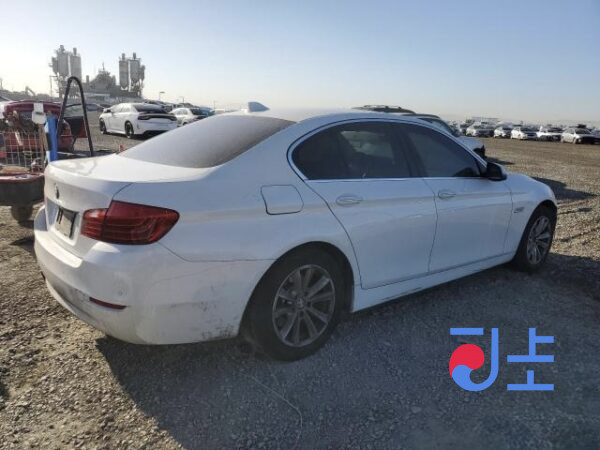 2016 BMW 5-Series 520d xDrive White — WBA5E7102GG568747 - Image 4