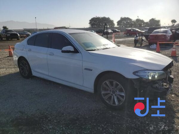 2016 BMW 5-Series 520d xDrive White — WBA5E7102GG568747 - Image 5