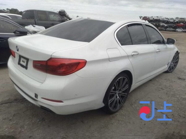2017 BMW 5-Series 520d xDrive White — WBAJC5105HG852805 - Image 4